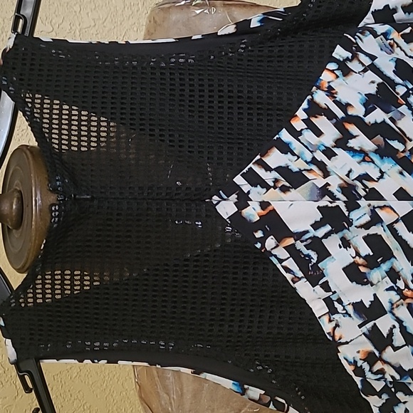 Vince Camuto Geometric Print Wide Leg Jumpsuit Size 0 - Picture 3 of 5